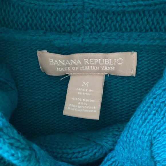 Good condition green Banana Republic cowl neck sweater. Size M - Picture 2 of 4